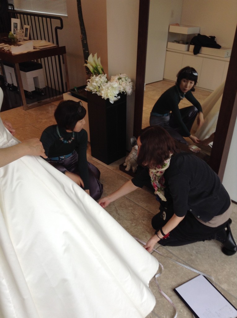 働くAKIKO先生。