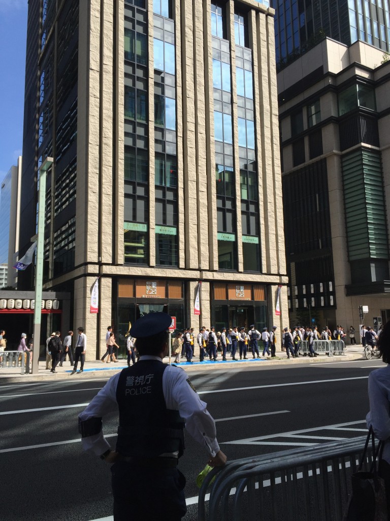 警備！ご苦労様です！！